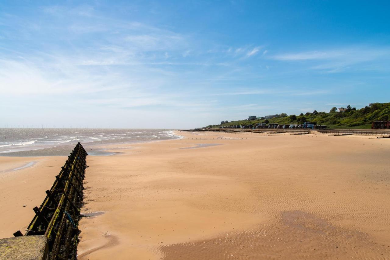 8 Berth Caravan For Hire At St Osyth Beach Ref 28047R クラクトン・オン・シー エクステリア 写真