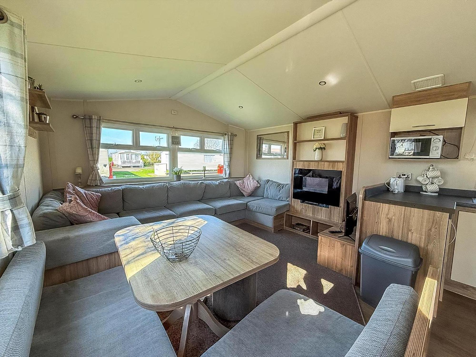8 Berth Caravan For Hire At St Osyth Beach Ref 28047R クラクトン・オン・シー エクステリア 写真