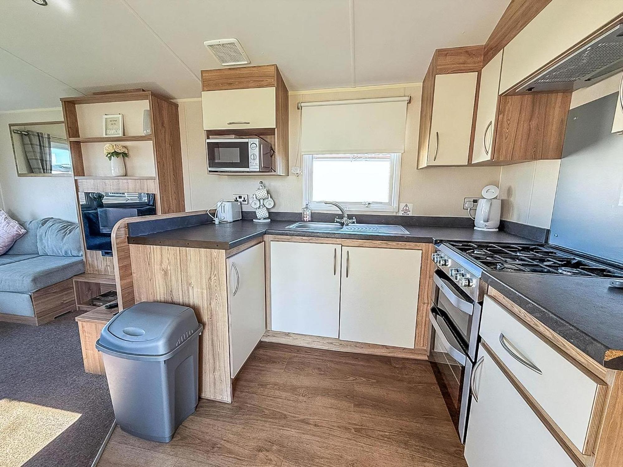 8 Berth Caravan For Hire At St Osyth Beach Ref 28047R クラクトン・オン・シー エクステリア 写真