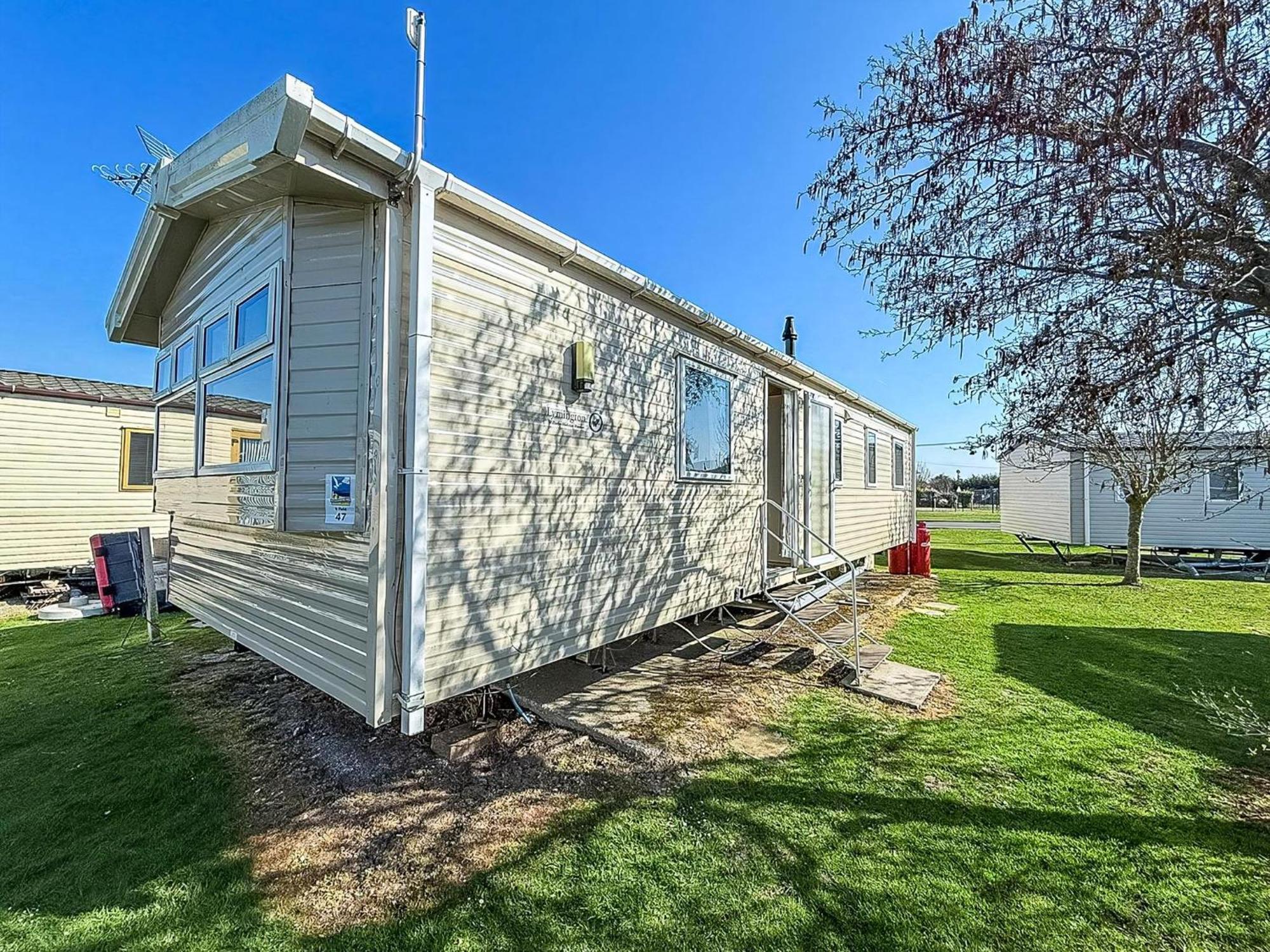 8 Berth Caravan For Hire At St Osyth Beach Ref 28047R クラクトン・オン・シー エクステリア 写真