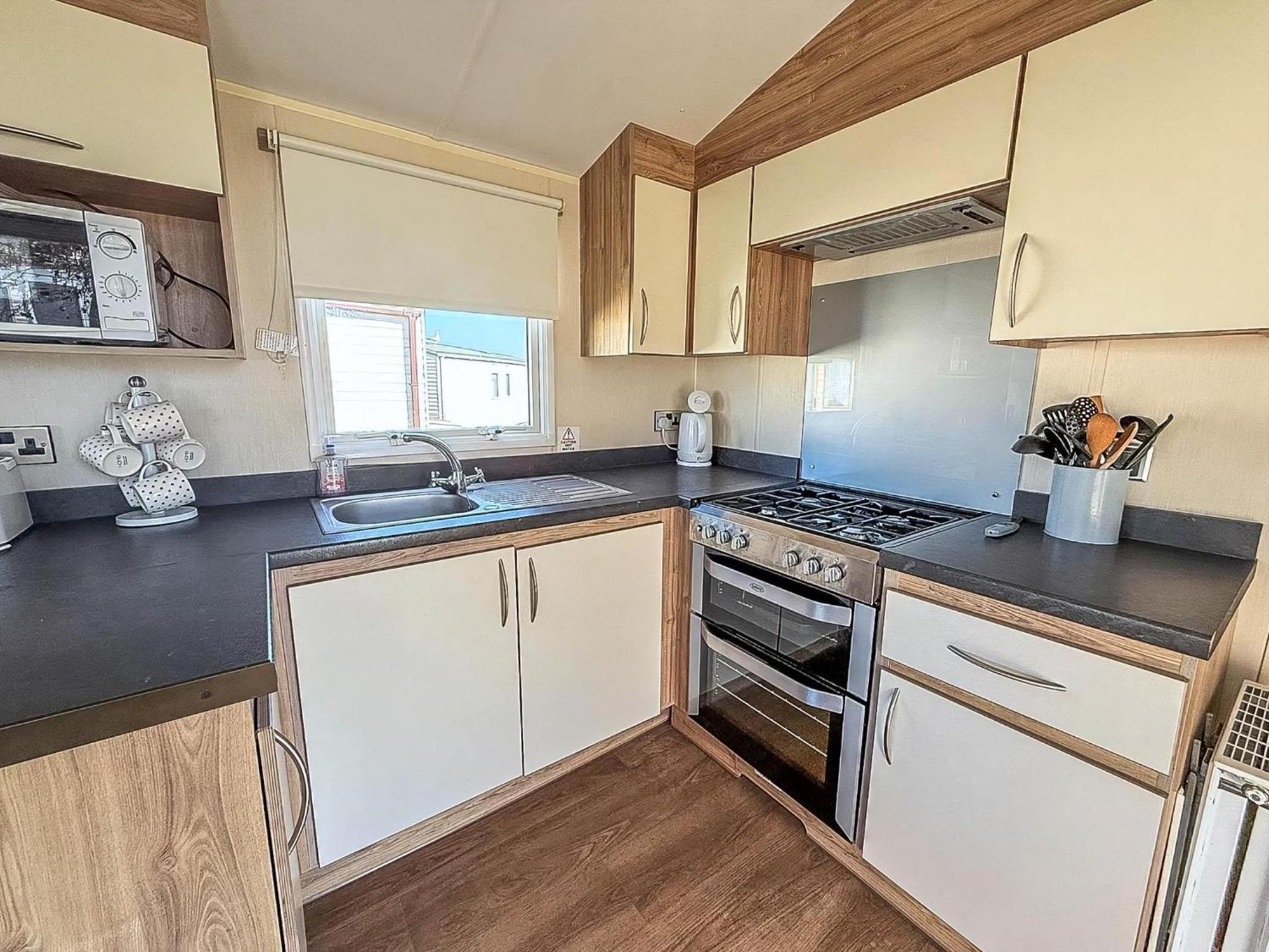 8 Berth Caravan For Hire At St Osyth Beach Ref 28047R クラクトン・オン・シー エクステリア 写真